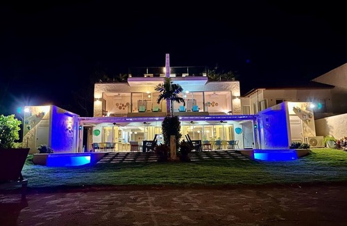 Portillo Villa | Relaxing Beachfront Villa in Portillo Las Terrenas w/optional 6 or 3 bedrooms