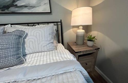 Thomson House | Relaxing Cabin Near Raysville