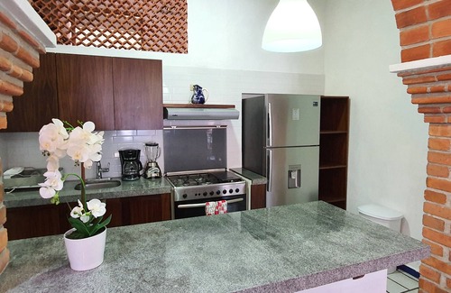 Lazaro Cardenas Apartment | Relaxing Escape in a Local Neighborhood – Near Downtown & Zona Romantica