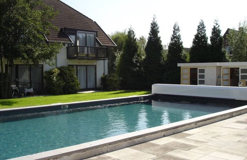 Lekkerkerk Hotel | Relaxing Escape with Free Parking, Outdoor Pool, Sauna & Dining on the Terrace