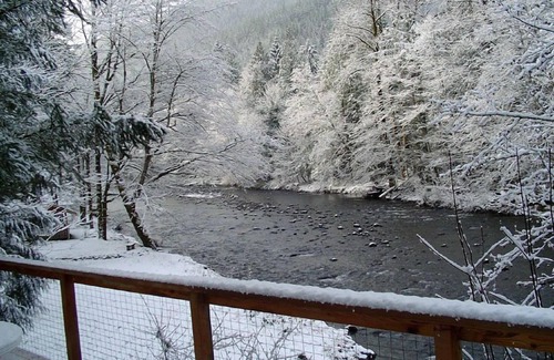 Welches House | Relaxing Getaway on Mt Hood - Right on the River