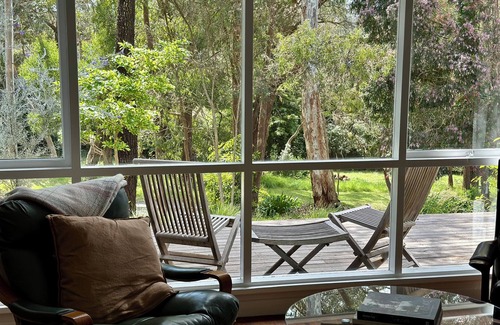 Foster Cottage | Relaxing home in Foster opposite bushland and near Wilsons Promontory NatPark.