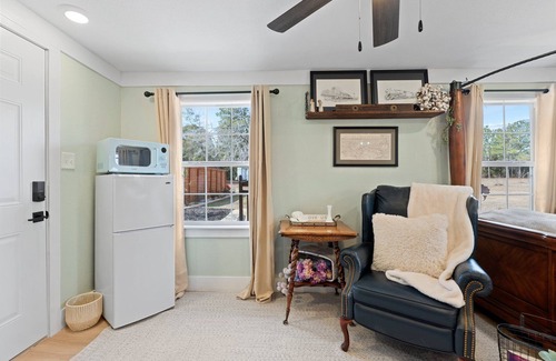 Chipley Bed & Breakfast | Relaxing in Nature Retreat - Indoor heated pool, Spa, Art Studio, 5-star Bkfst.