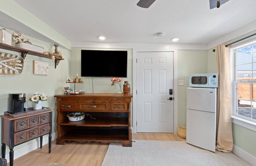 Chipley Bed & Breakfast | Relaxing in Nature Retreat - Indoor heated pool, Spa, Art Studio, 5-star Bkfst.