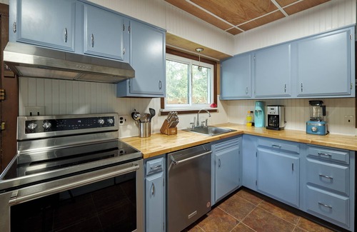 Smallwood Cottage | Relaxing Lakeview Cottage in Smallwood