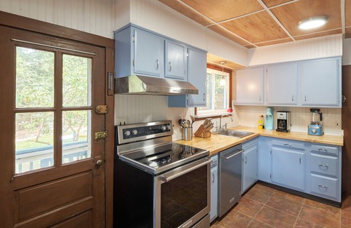 Smallwood Cottage | Relaxing Lakeview Cottage in Smallwood