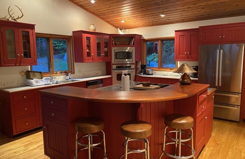 Searsmont House | Relaxing Log Cabin on Quantabacook Lake House * 11+ years of renting *