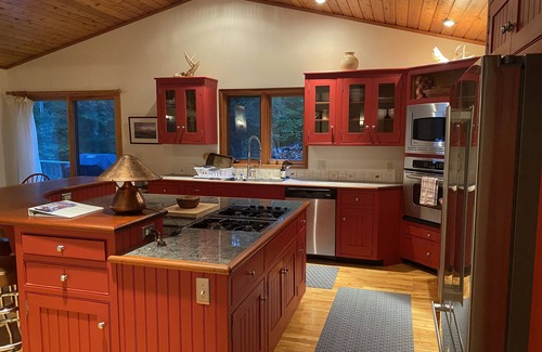 Searsmont House | Relaxing Log Cabin on Quantabacook Lake House * 11+ years of renting *