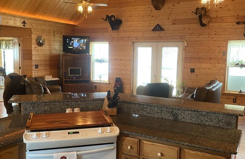 Leesville House | Relaxing Retreat on the lake with private spa pool!