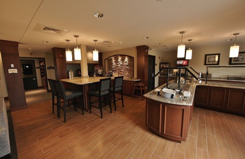 Liverpool Apartment | Relaxing Retreat! Studio Suite in Liverpool | Fitness Center + Free Breakfast