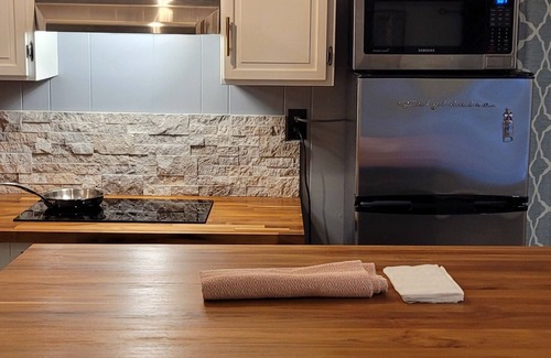 Weston Cottage | Relaxing Studio in beautiful nature- Private Bathroom & Kitchen.