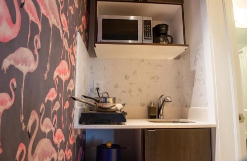 North Beach House | Relaxing Vacation in Miami Beach! Pool, Beach Access! Near Bass Museum of Art!