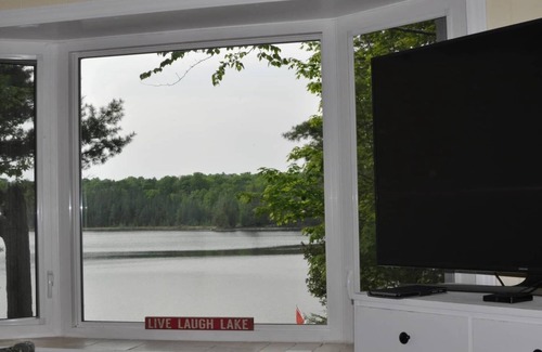 North Frontenac Cottage | Relaxing Waterfront Cottage Escape