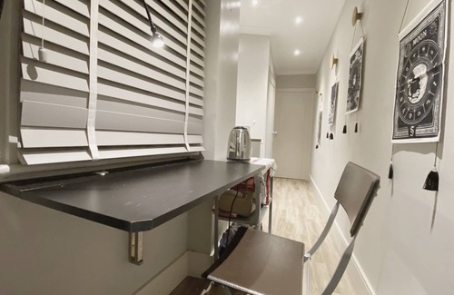 Vincent Square Apartment | Remarkable 1-Bed Studio in London