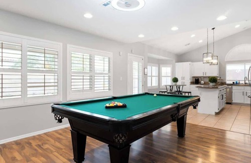 Gibson Springs House | Remodeled 5 Bedroom Stunner close to LV Strip!