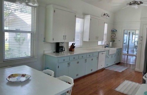 Panacea House | Remodeled historical spacious waterfront beach house