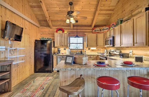 Glendo Cabin | Remote Cabin w/Gas Stove < 7 Mi to Town!
