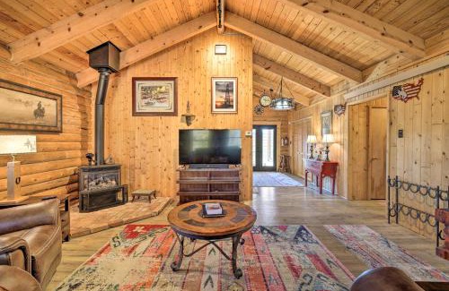 Glendo House | Remote Cabin with Gas Stove Less Than 7 Mi to Town!