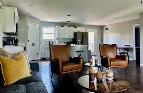 Chaplin House | Remote Getaway with Scenic View - 15 minutes from Bardstown