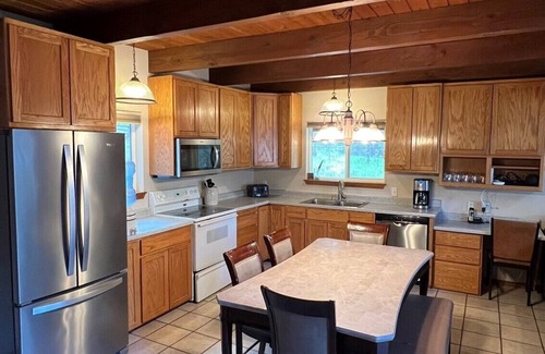 Fruitland House | Remote Lake Roosevelt waterfront home