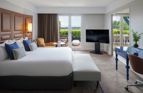 Rueil-Malmaison Hotel | Renaissance Paris Hippodrome De St. Cloud Hotel