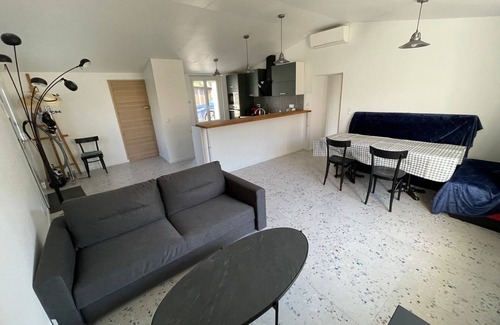 Saint-Michel-en-l'Herm House | Renovated house, quiet area, pets allowed, 5 people