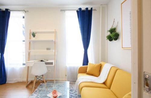 Ukrainian Village Apartment | Renovated 1br in East Village