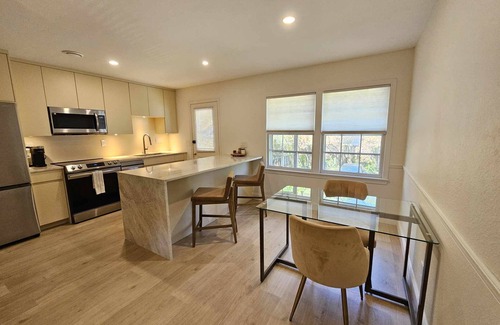 Rosewood Condo | Renovated 2 bedroom, 1 bathroom near USC