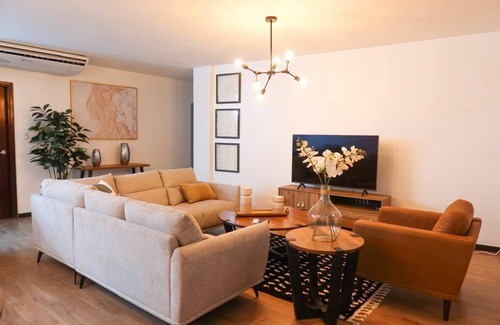 Barrio Rio de Piedras Apartment | Renovated and cozy 2-bedroom apartment with AC, WiFi in vibrant San Pedro Sula