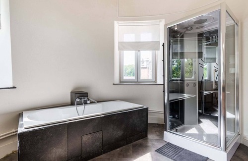 Gesves Other | Renovated appartment in Castle