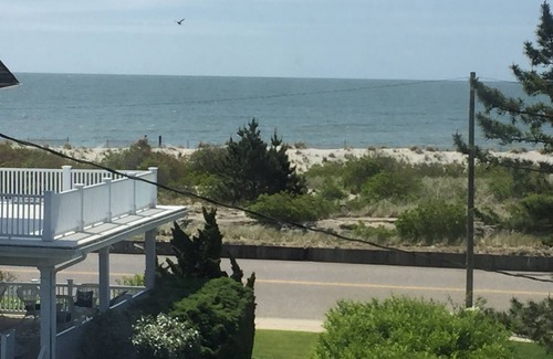 Admiral Estates Condo | Renovated Beach Block W Ocean View & Pool - Now Booking for 2025!