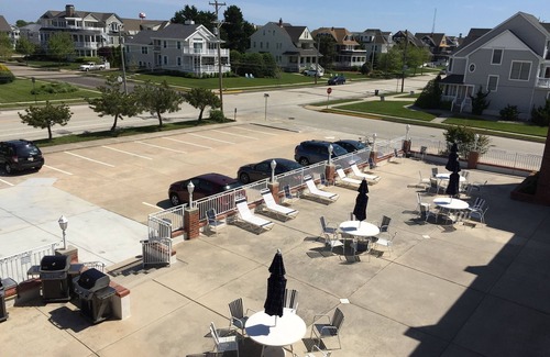 Admiral Estates Condo | Renovated Beach Block W Ocean View & Pool - Now Booking for 2025!