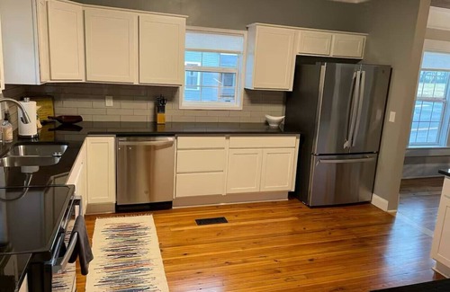 Mooresville House | Renovated Bungalow in Downtown Mooresville, NC