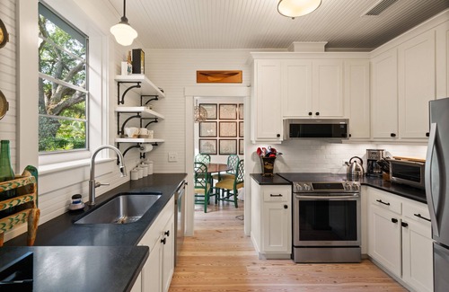 East Beach House | Renovated Cottage w/New Heated Swimming Pool at East Beach's 6th St. Access