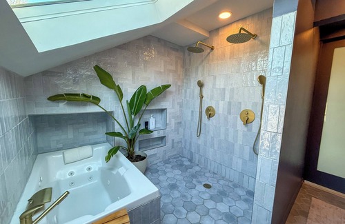 Flemington Other | Renovated Charming Rustic Farmhouse, Modern + Stylish Retreatnn