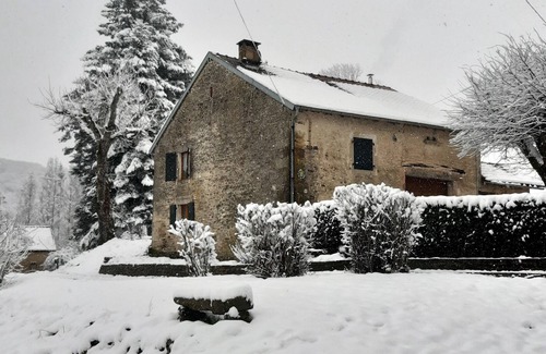 La Vaivre Cottage | Renovated cottage in the tranquil Southern Vosges