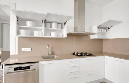 Sant Pere Apartment | Renovated El Born 3BR, by Blueground