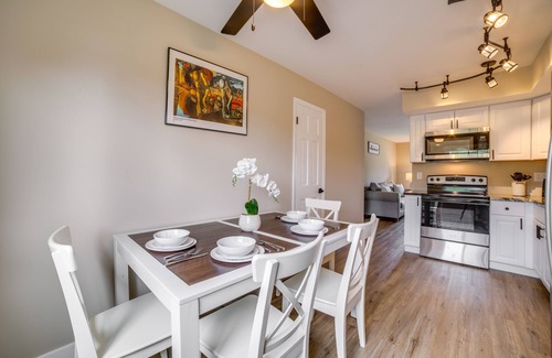 Munster Condo | Renovated Munster Condo - 15 Mi to Lake Michigan!