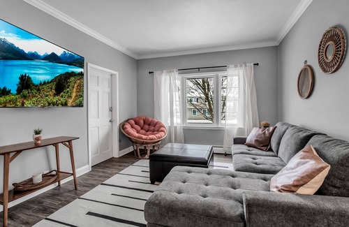 Depew Apartment | Renovated | Near Airport | Central Location