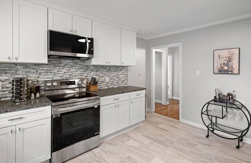 Covington House | Renovated Private Cottage w/Hot Tub! Covington, TN