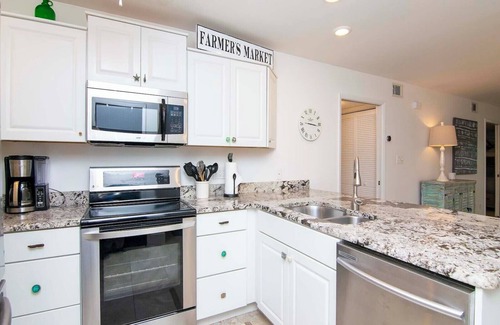Wesley Chapel Condo | Renovated Saddlebrook 1st Floor 2bd/2ba Condo w/Golf & Water Views