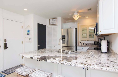 Wesley Chapel Condo | Renovated Saddlebrook 1st Floor 2bd/2ba Condo w/Golf & Water Views