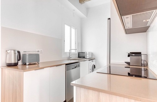 Sarria Apartment | Renovated Sarrià 3br w/Balcony, by Blueground
