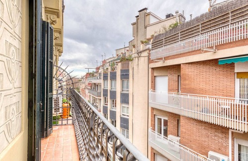 Sarria Apartment | Renovated Sarrià 3br w/Balcony, by Blueground