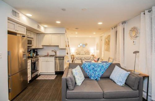 Beacon Hill Apartment | Renovated Studio, Steps To Mgh, Suffolk, Sleeps 4