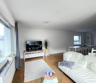 Ochtendung Apartment | Renoviertes Haus in Ochtendung im Altbau-Flair für 10 Personen!