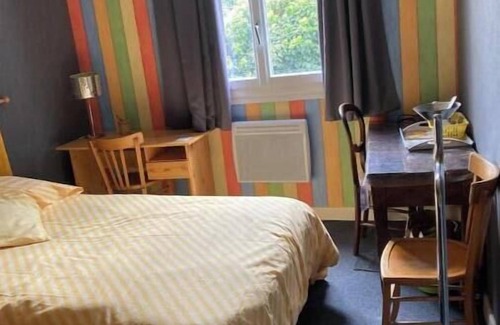 Ceyrat Bed & Breakfast | Rent pretty small furnished room with bathroom, near nature, parking