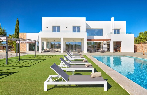 Can Furnet Villa | Rent Your Own Luxury Villa with 8 Bedrooms, Ibiza Villa 1038