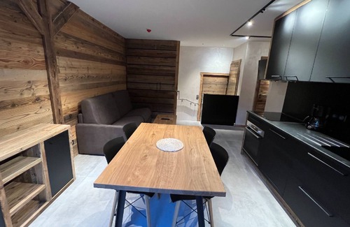 Rochesson House | Rental of 12 gîtes and 1 chalet that can accommodate 2 to 10 people.