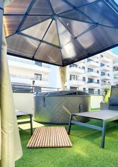 Petit-Colombes Bed & Breakfast | Residence Abraham-Bed&Breakfast Guest Room 2 LaDéfense U-Arena #Parking #Terasse #Fibre #View